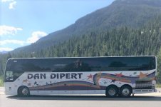 Bus Yellowstone 2019.jpg